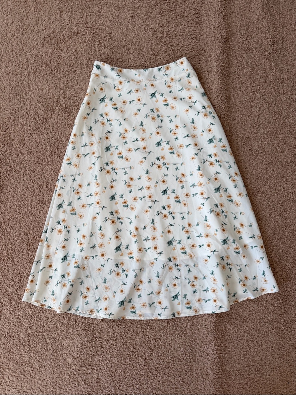 White floral print skirt